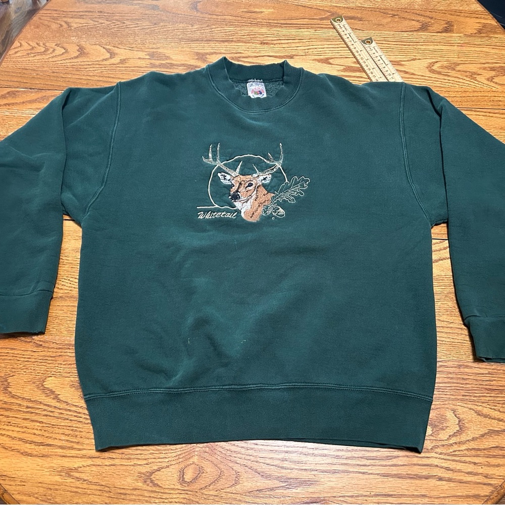 Vintage Wildlife Forest Green Men's Crewneck Sweater Embroidered Whitetail Deer
